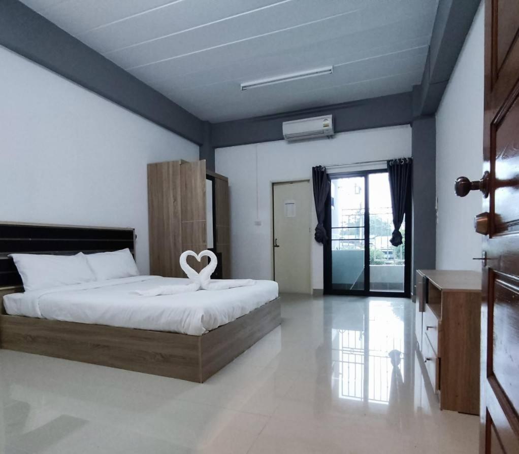Pattanagorn Mansion พัฒนากร แมนชั่น Appartement Rayong Buitenkant foto